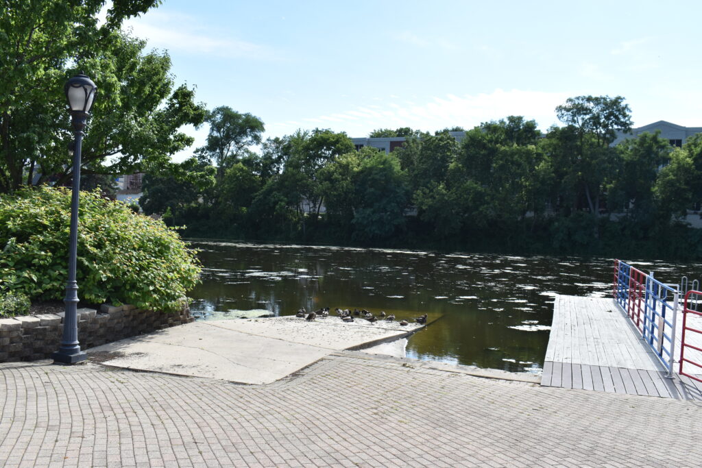 Batavia Riverwalk showing a fishing area.