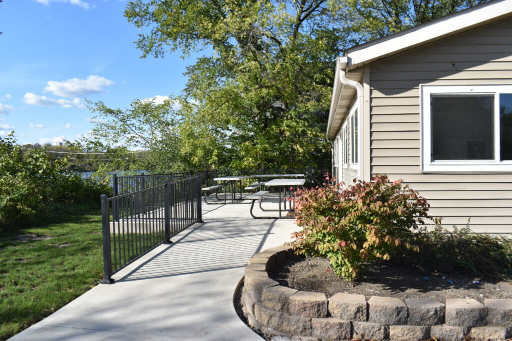 ramp entrance to one-story lodge building